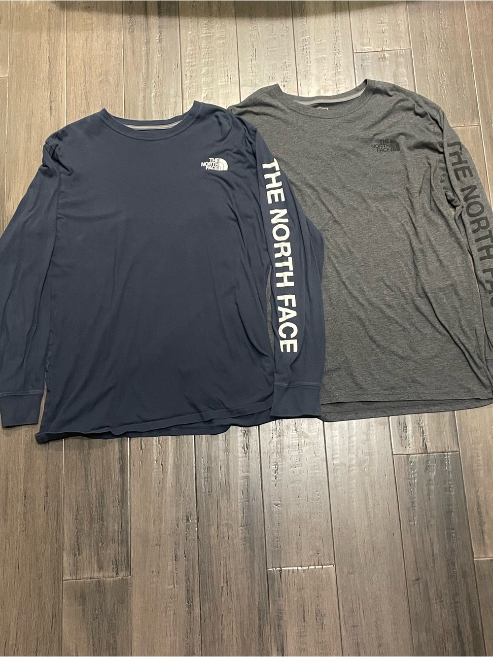 The North Face Long Sleeve Shirt Lot Men’s XL Navy Gray Sleeve Logo Outdoor